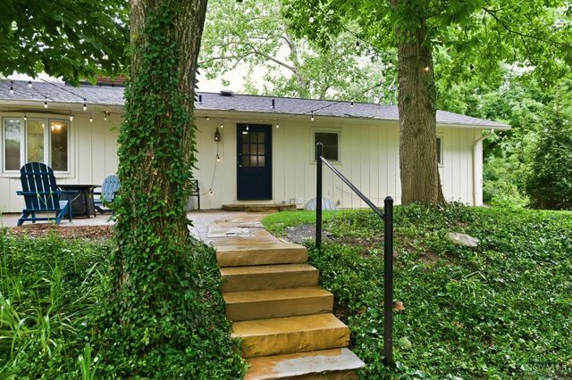 1204 Forest Court, Wyoming, OH 45215