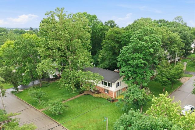 1204 Forest Court, Wyoming, OH 45215