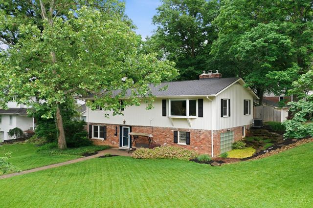 1204 Forest Court, Wyoming, OH 45215