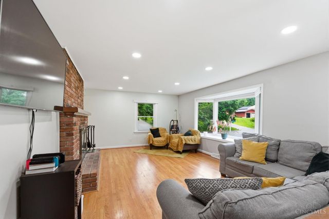 1204 Forest Court, Wyoming, OH 45215