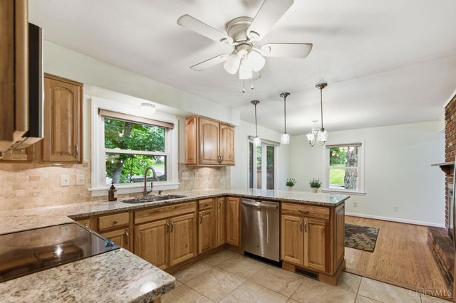 1204 Forest Court, Wyoming, OH 45215