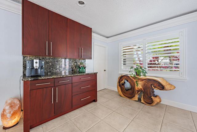 2442 Snug Harbor Drive, Palm Beach Gardens, FL 33410
