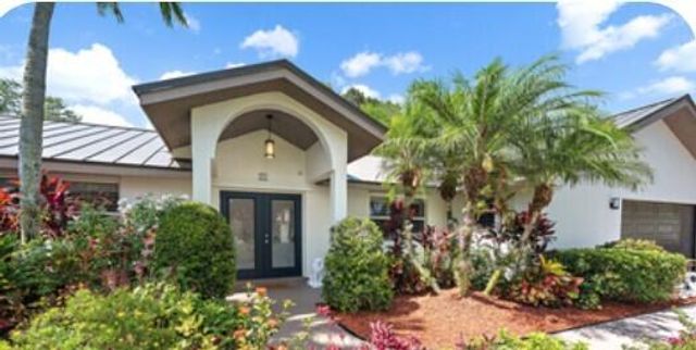 2442 Snug Harbor Drive, Palm Beach Gardens, FL 33410