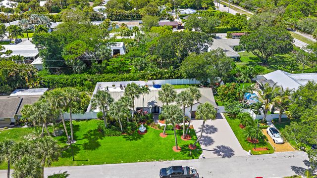 2442 Snug Harbor Drive, Palm Beach Gardens, FL 33410