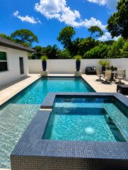 2442 Snug Harbor Drive, Palm Beach Gardens, FL 33410