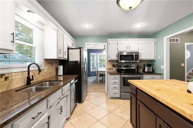 1230 Cheatham Court, Warrensburg, MO 64093