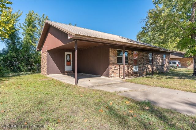 1803 Harkey Street, Paris, AR 72855