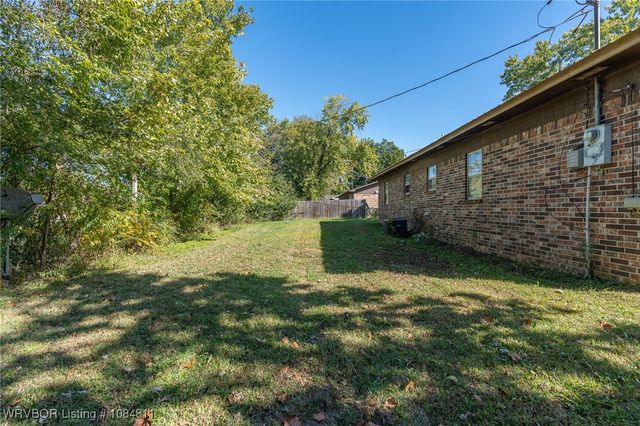 1803 Harkey Street, Paris, AR 72855