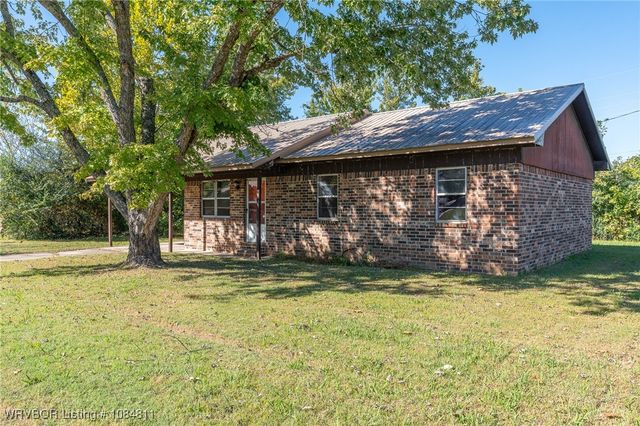 1803 Harkey Street, Paris, AR 72855