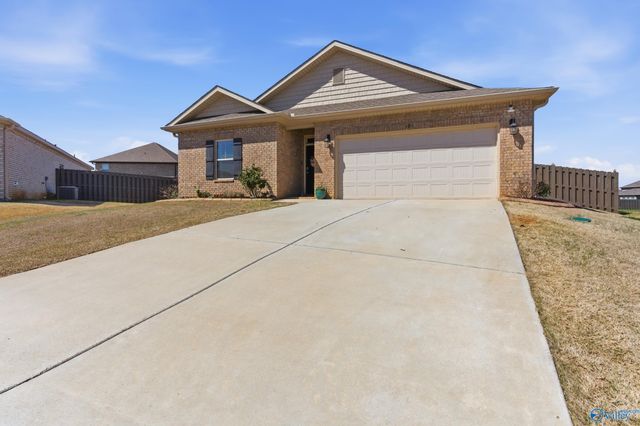121 Burlcrest Court, Meridianville, AL 35759