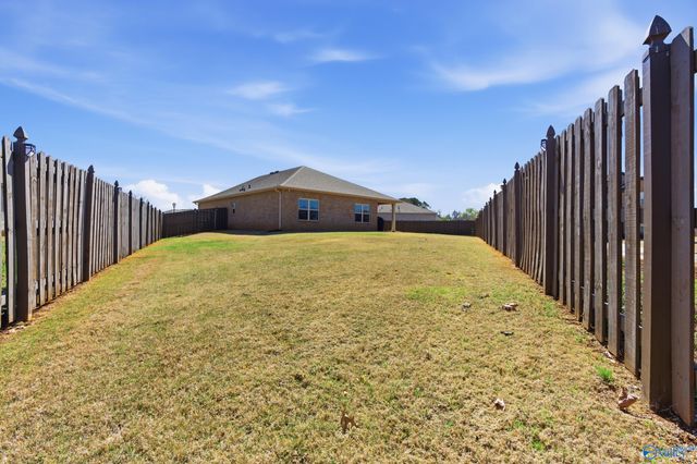 121 Burlcrest Court, Meridianville, AL 35759