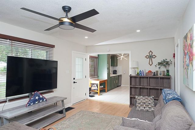 10813 E 58TH Terrace, Raytown, MO 64133
