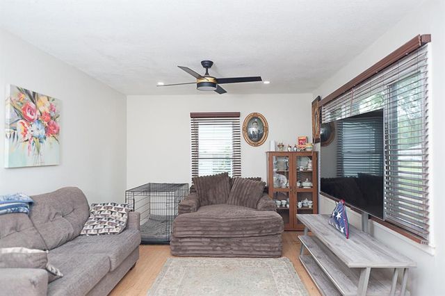 10813 E 58TH Terrace, Raytown, MO 64133