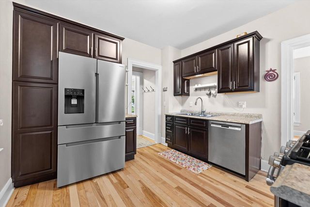 3331 N Bartlett AVENUE, Milwaukee, WI 53211