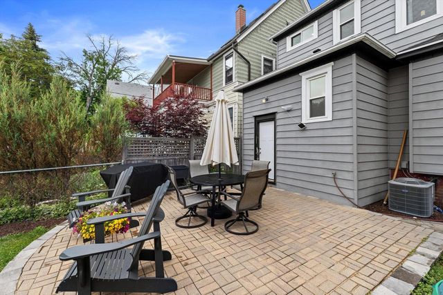 3331 N Bartlett AVENUE, Milwaukee, WI 53211