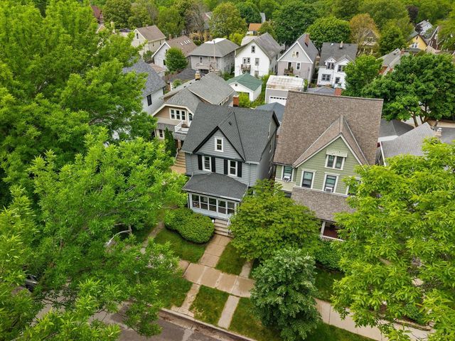 3331 N Bartlett AVENUE, Milwaukee, WI 53211