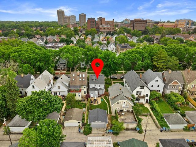 3331 N Bartlett AVENUE, Milwaukee, WI 53211