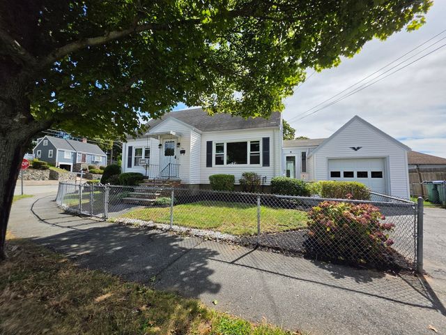 4 Edgemere Rd, Lynn, MA 01904