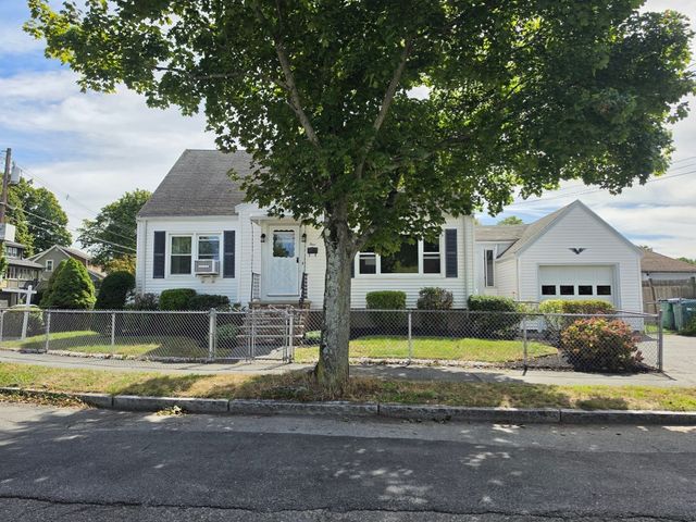 4 Edgemere Rd, Lynn, MA 01904