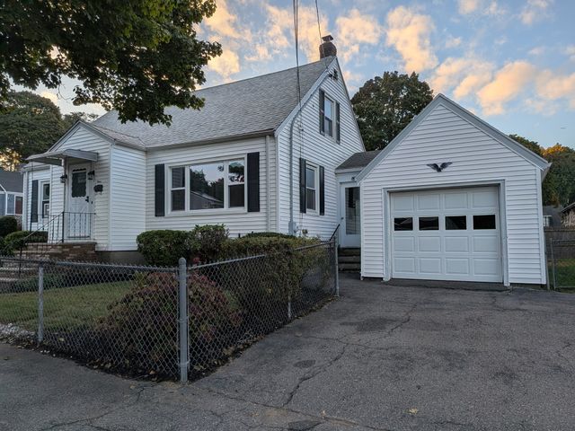 4 Edgemere Rd, Lynn, MA 01904