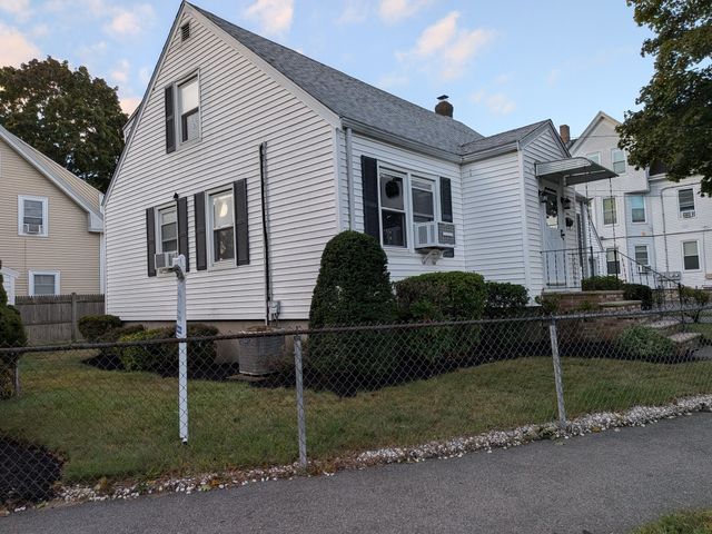 4 Edgemere Rd, Lynn, MA 01904