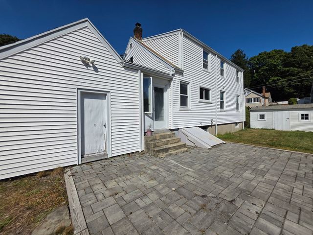 4 Edgemere Rd, Lynn, MA 01904