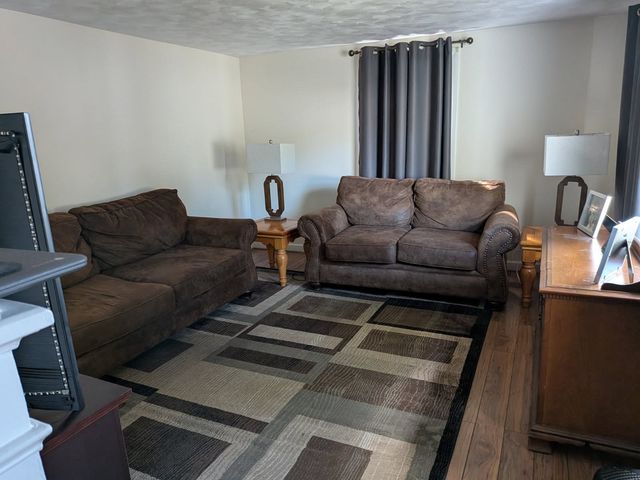 4 Edgemere Rd, Lynn, MA 01904