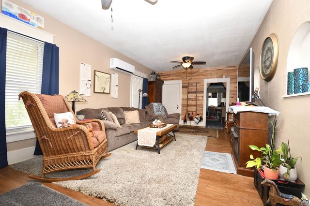 629 NE Twiss AVE, Topeka, KS 66616