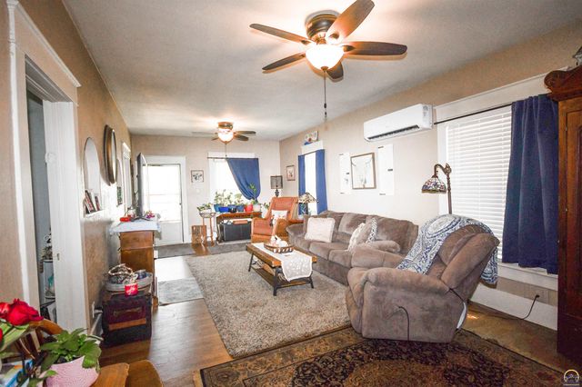 629 NE Twiss AVE, Topeka, KS 66616