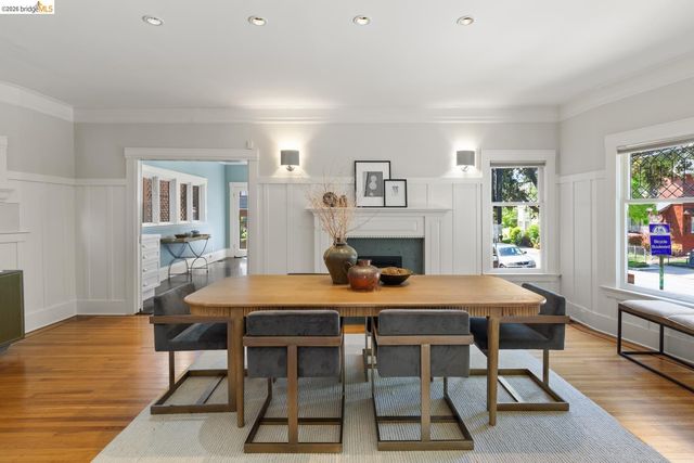 2520 Russell St, Berkeley, CA 94705
