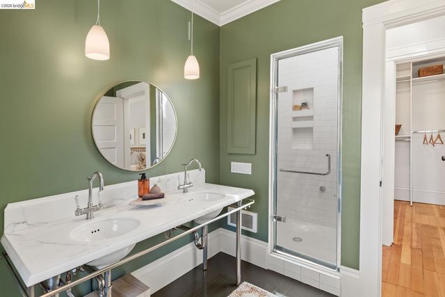 2520 Russell St, Berkeley, CA 94705