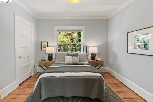 2520 Russell St, Berkeley, CA 94705