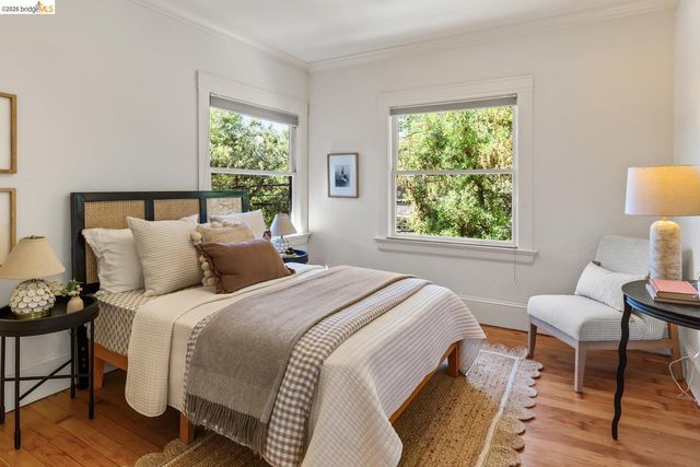 2520 Russell St, Berkeley, CA 94705