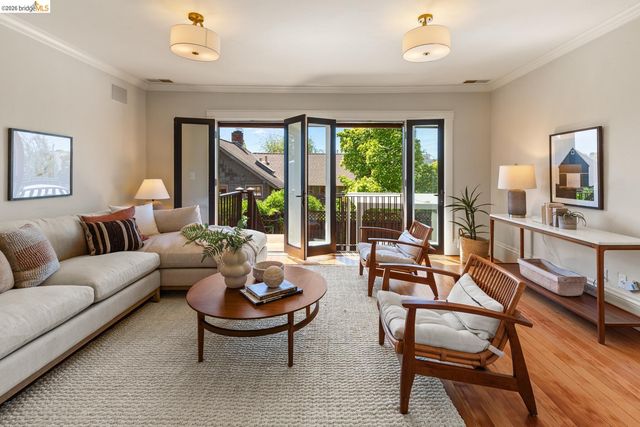 2520 Russell St, Berkeley, CA 94705