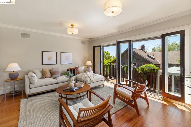 2520 Russell St, Berkeley, CA 94705