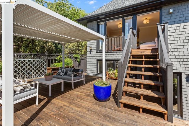 2520 Russell St, Berkeley, CA 94705