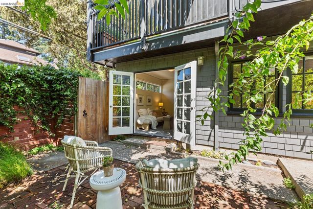 2520 Russell St, Berkeley, CA 94705