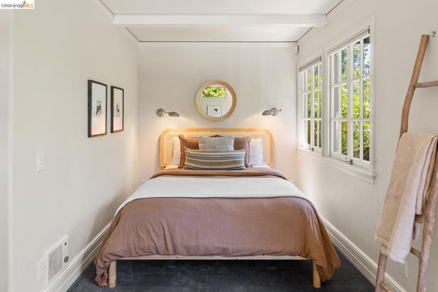 2520 Russell St, Berkeley, CA 94705