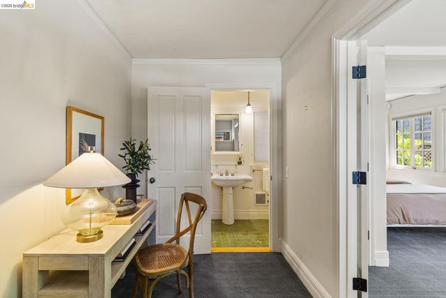 2520 Russell St, Berkeley, CA 94705