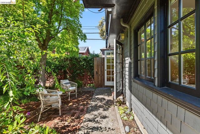 2520 Russell St, Berkeley, CA 94705