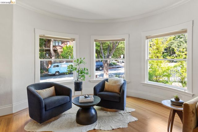 2520 Russell St, Berkeley, CA 94705