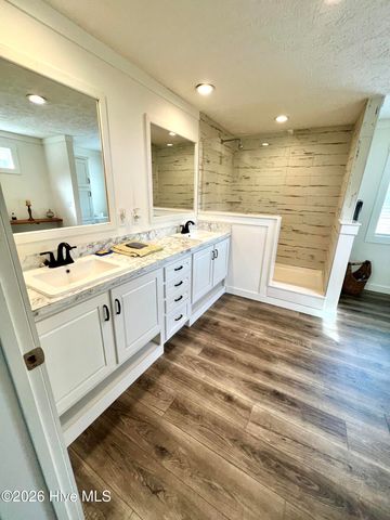 9556 Silver Spoon Road, Clarkton, NC 28433