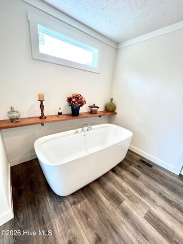 9556 Silver Spoon Road, Clarkton, NC 28433