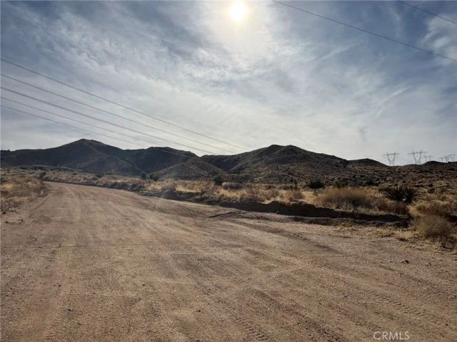 21 Luna Mountain, Apple Valley, CA 92308