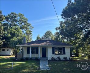 2610 Dogwood Avenue, Savannah, GA 31404