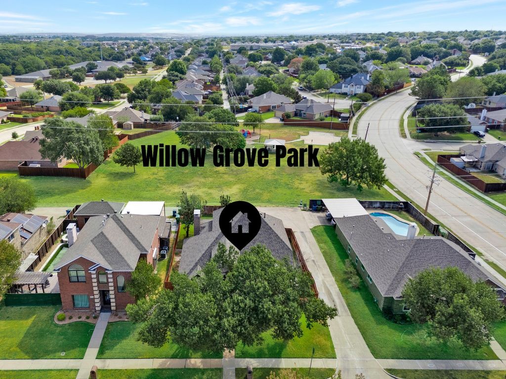 2039 Camelot Drive, Lewisville, TX 75067 — photo 2