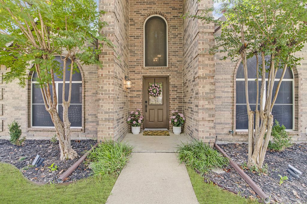 2039 Camelot Drive, Lewisville, TX 75067 — photo 3