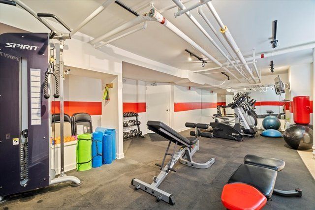 433 W Briar Place 6B, Chicago, IL 60657