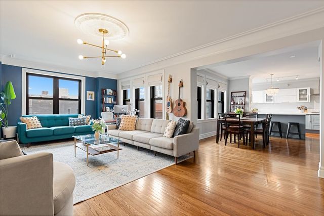 433 W Briar Place 6B, Chicago, IL 60657