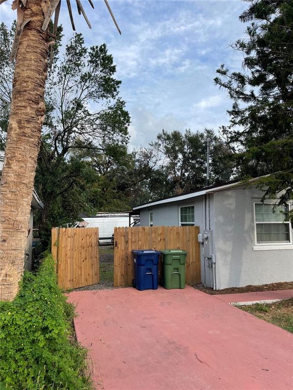 Image 3 of property listing at 8517 N HIGHLAND AVENUE, Tampa, FL 33604